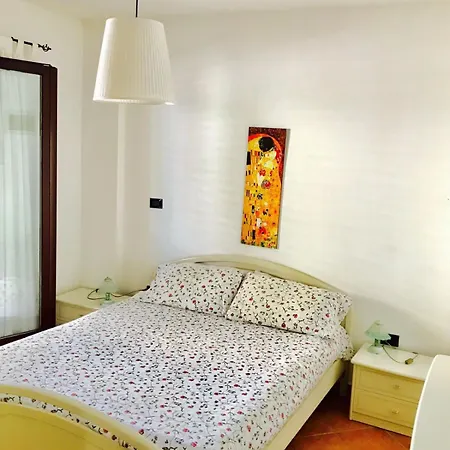 Azzurra Apartment *